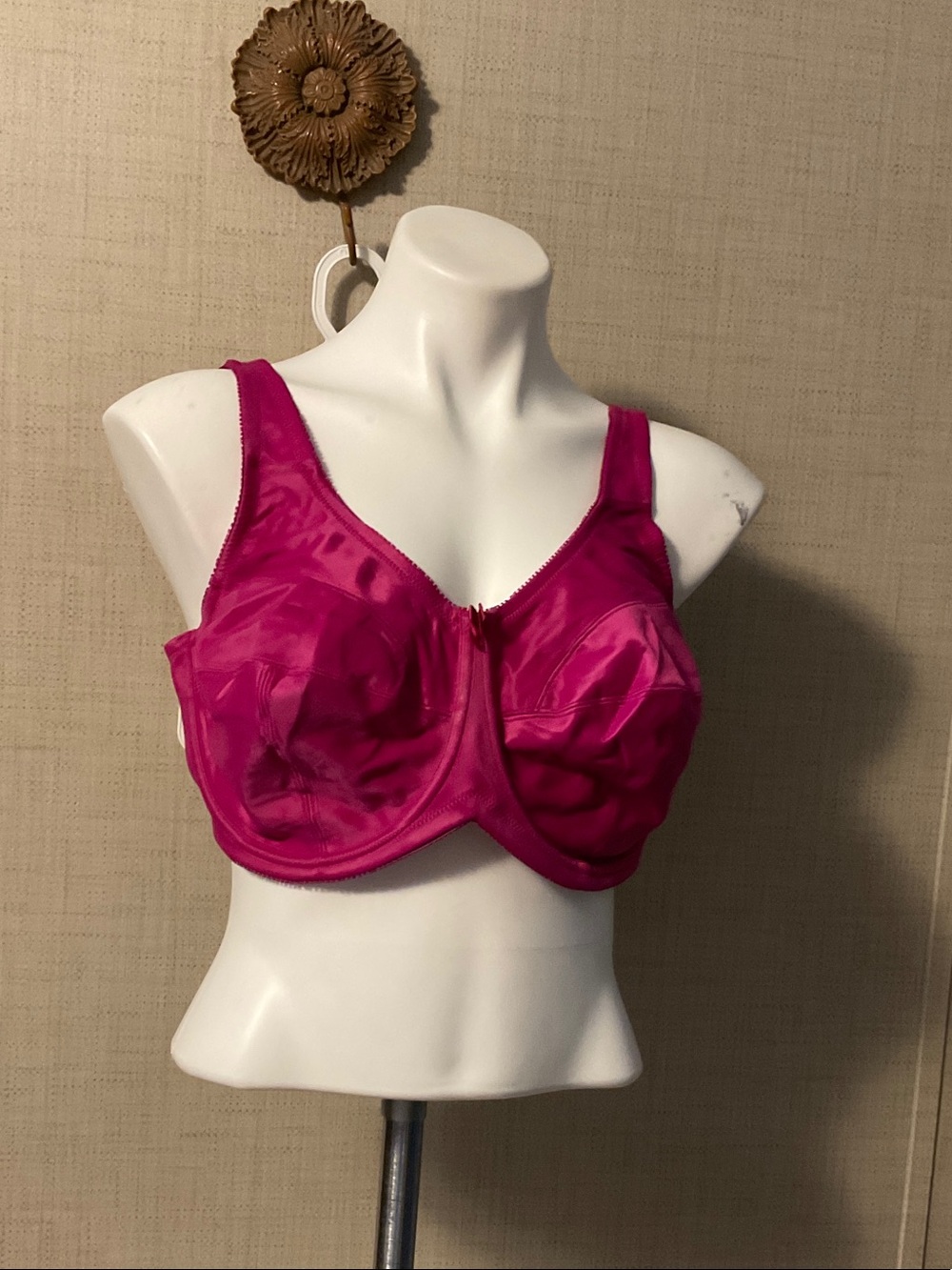 Smooth Full-Coverage Underwire Bra in Fuchsia
